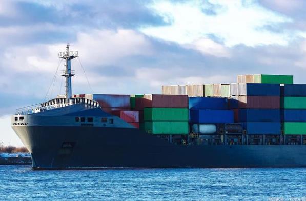 國際海運在全球經(jīng)濟一體化的進程中發(fā)揮著重要的作用