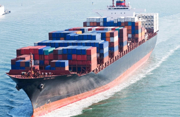 新加坡貨代是國際物流領域重要一環，扮演著連接海陸空運輸的角色