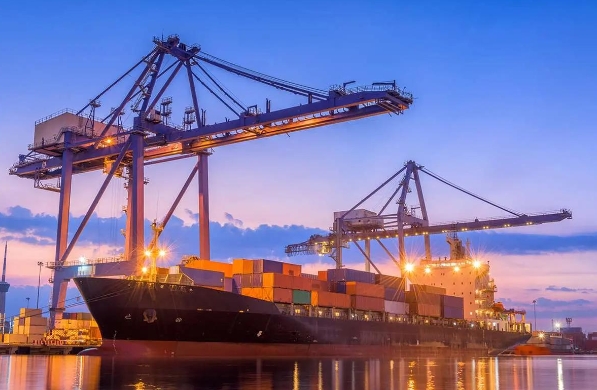 國際物流行業需要不斷發展，為全球經濟的繁榮做出更大的貢獻
