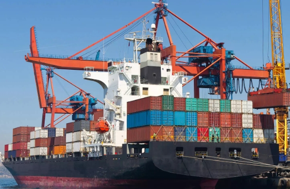 國際貨運作為連接各國經(jīng)濟與市場的橋梁，扮演著至關重要的角色